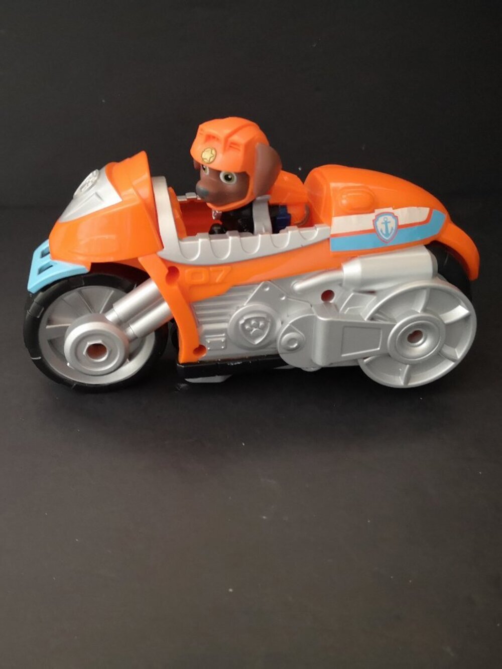 Paw Patrol Zuma Moto Pups Deluxe Motorcycle w/ Zuma Action Figure Pull Back